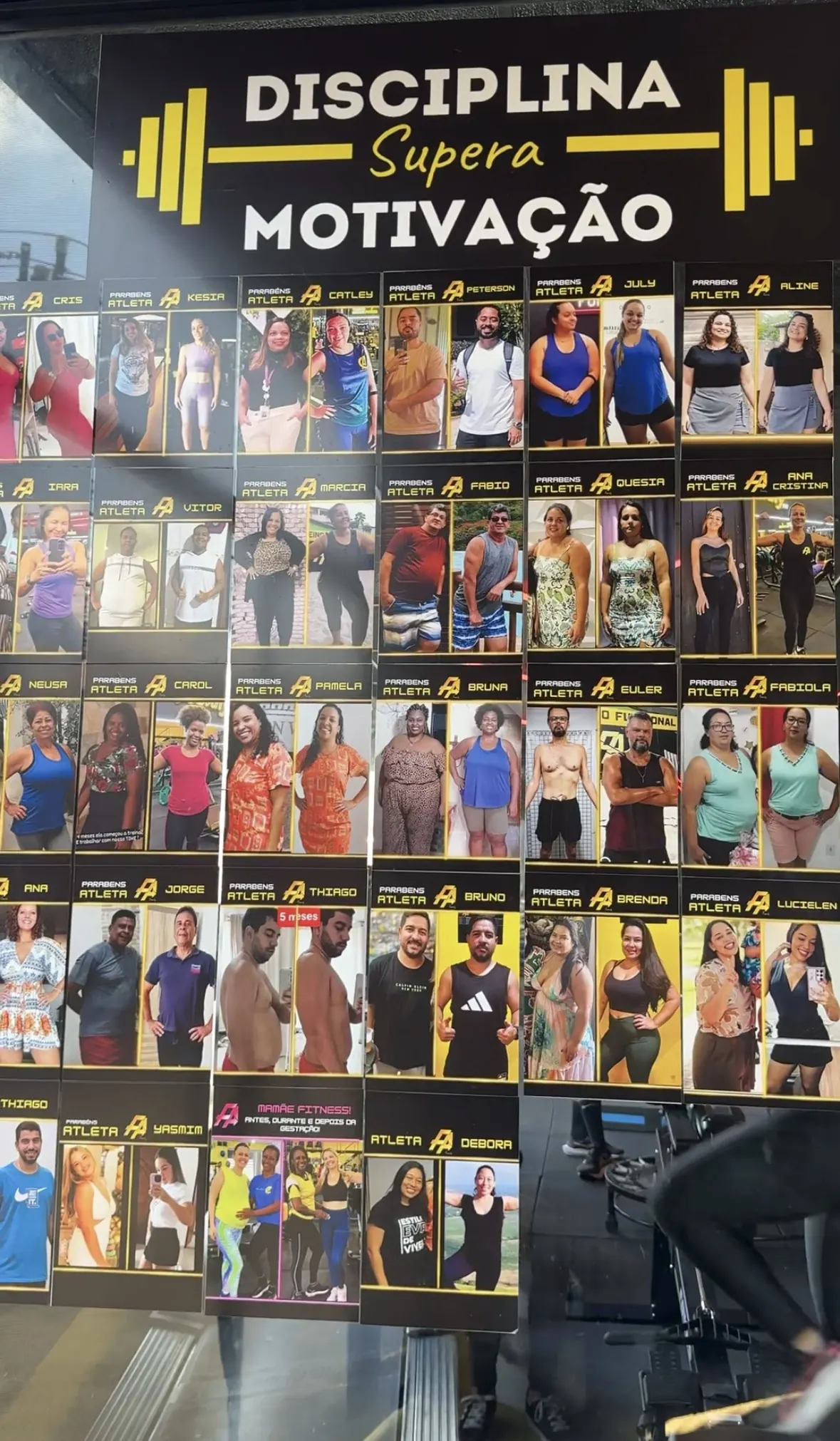 Mural com transformações de alunos da Team Family Fit